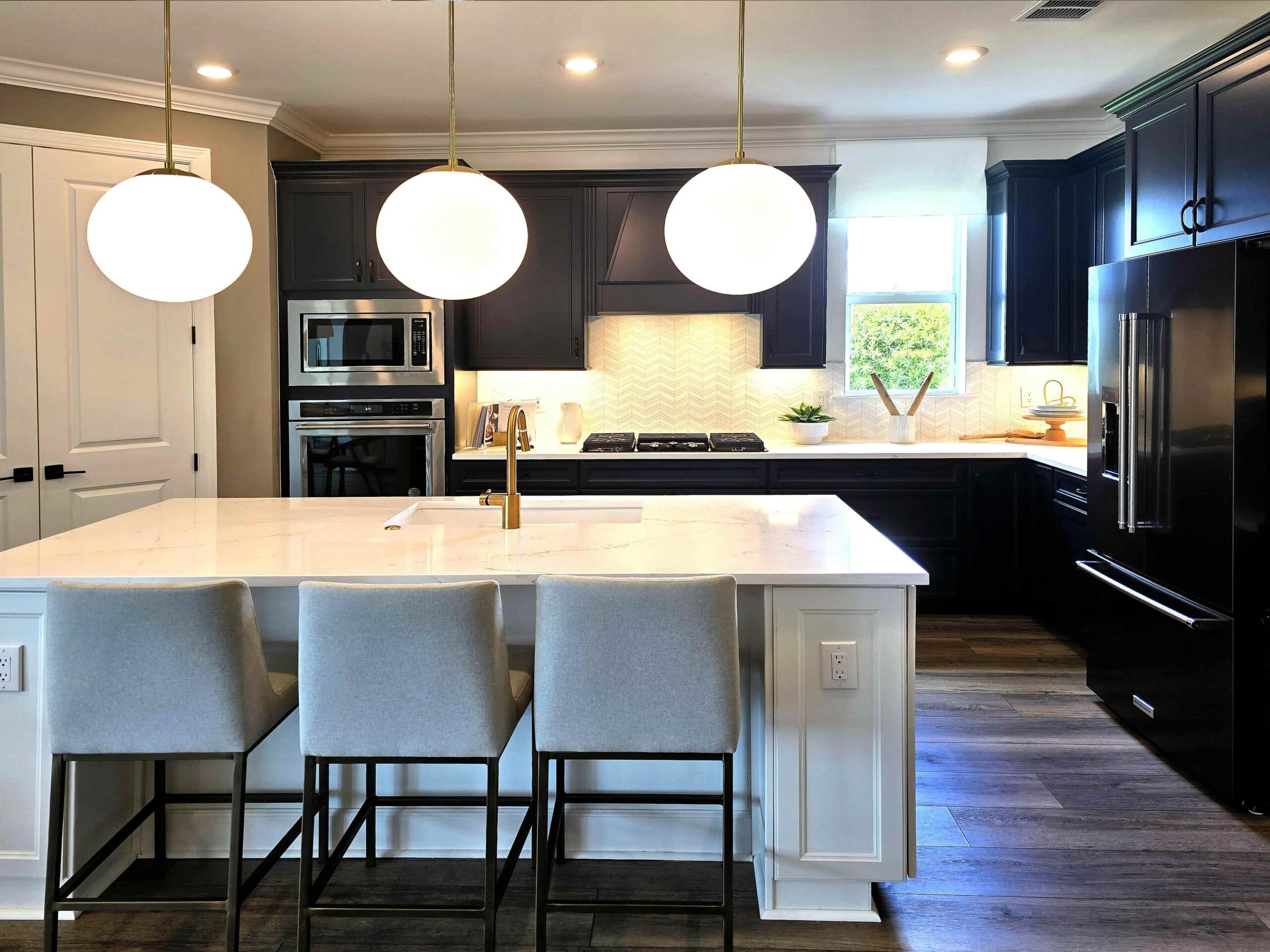 Modern vs. Traditional: Which Style Should You Go For Your Schaumburg Kitchen?