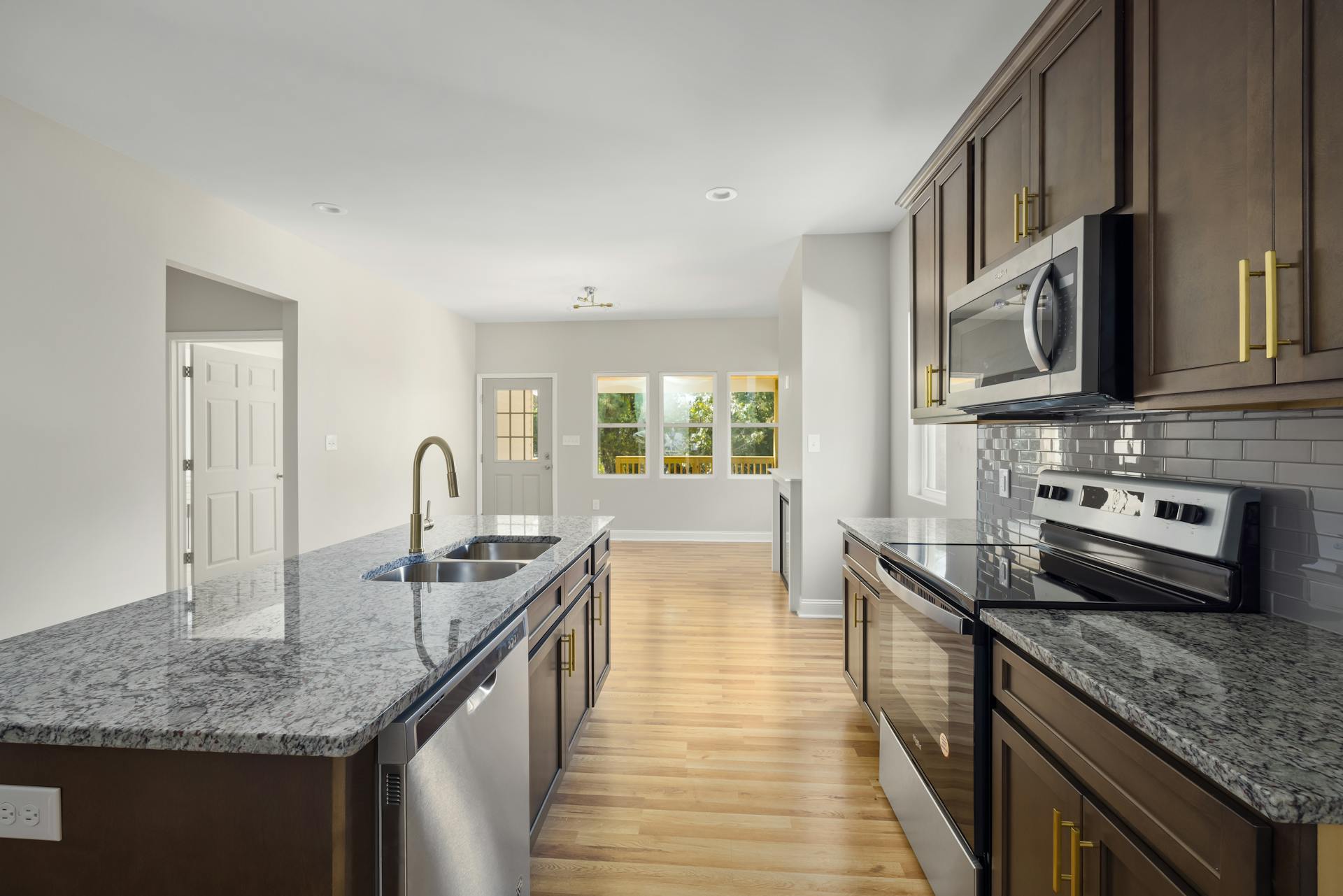 How to Keep Your Countertops Looking Brand New: A Comprehensive Cleaning Guide 